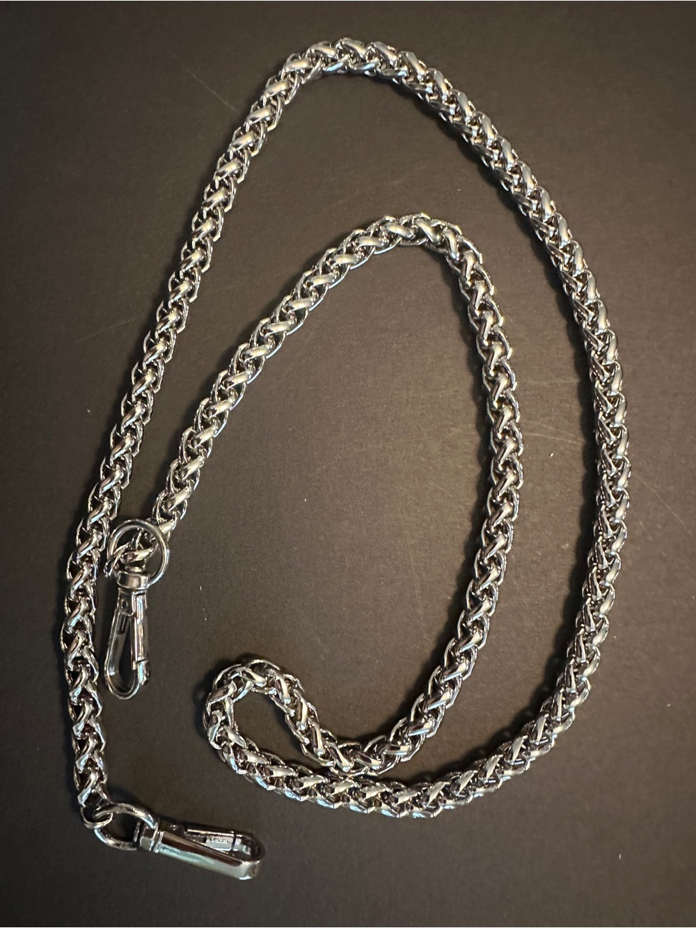 Premium Replacement purse strap NWOT
Pewter tone 36"